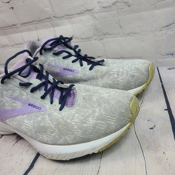 BROOKS LAUNCH 6 RUNNING SHOE - WOMEN'S size 10 - Picture 3 of 9